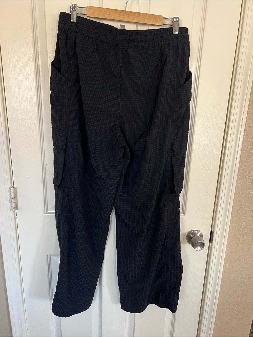 Fabletics Black Ripstop Cargo Wide Leg Pants Drawstring Utility Size Large - Picture 7 of 9